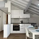 Accogliente Mansarda Vicino Al Mare * سافونا