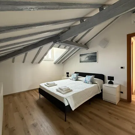 Accogliente Mansarda Vicino Al Mare Apartment