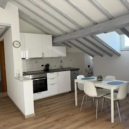 Accogliente Mansarda Vicino Al Mare *